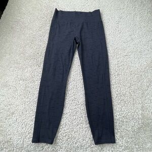 Vuori Studio Pocket Legging Patterned Navy Blue Gray buttery soft yoga Large